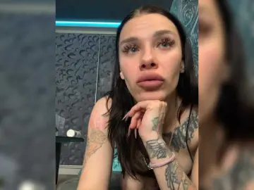 MaidenCrystal  live sex cam