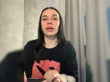 MaidenCrystal  live sex cam