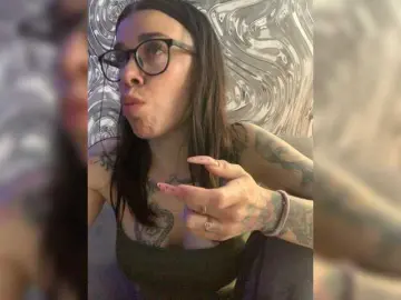 MaidenCrystal  live sex cam