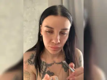 MaidenCrystal  live sex cam