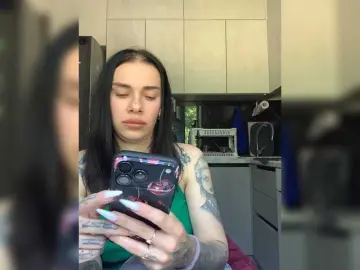 MaidenCrystal  live sex cam