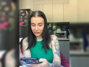 MaidenCrystal  live sex cam
