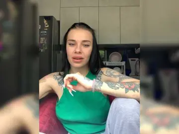 MaidenCrystal  live sex cam