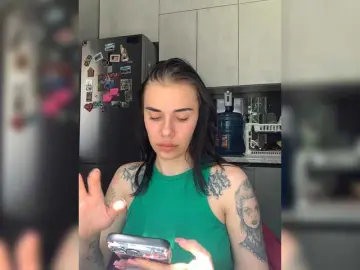 MaidenCrystal  live sex cam