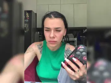MaidenCrystal  live sex cam