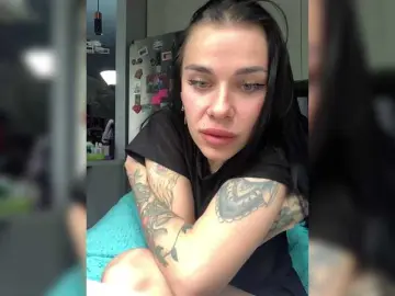 MaidenCrystal  live sex cam