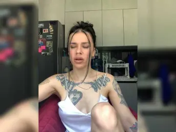 MaidenCrystal  live sex cam