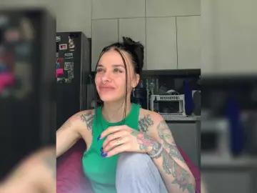 MaidenCrystal  live sex cam