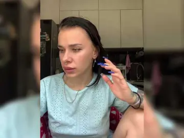 MaidenCrystal  live sex cam