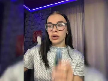 MaidenCrystal  live sex cam