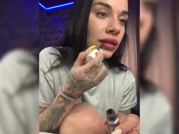MaidenCrystal  live sex cam