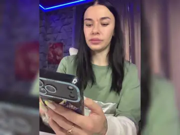 MaidenCrystal  live sex cam