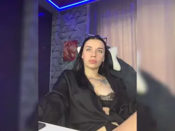 MaidenCrystal  live sex cam