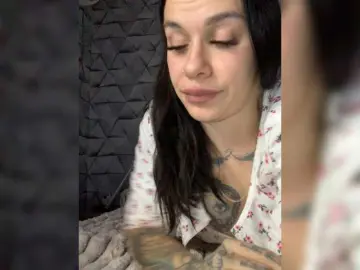 MaidenCrystal  live sex cam