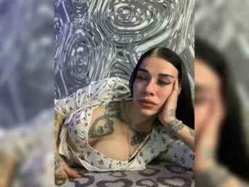 MaidenCrystal  live sex cam