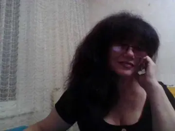 Sylvia-5  live sex cam