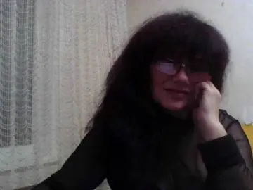 Sylvia-5  live sex cam