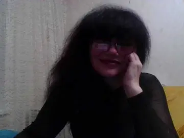 Sylvia-5  live sex cam