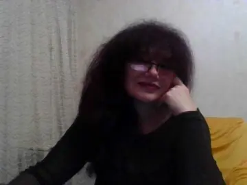 Sylvia-5  live sex cam