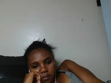 Cutie12  live sex cam
