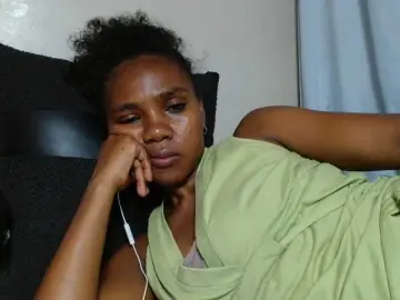 Cutie12  live sex cam