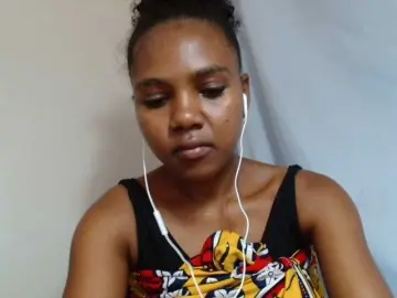 Cutie12  live sex cam