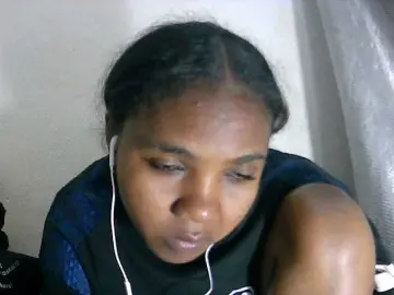 Cutie12  live sex cam