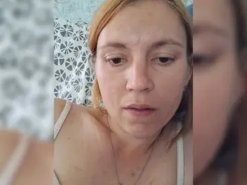 Lola32  live sex cam