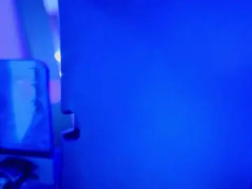 Nikiniki001  live sex cam