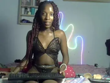 Petite-Eriee  live sex cam