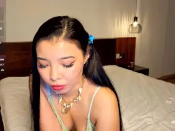 Yuki-glow  live sex cam