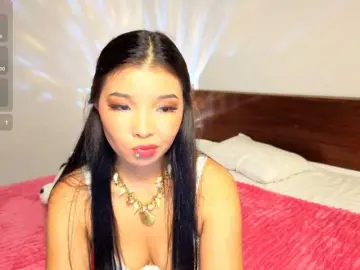 Yuki-glow  live sex cam