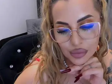 Lovelyblondyx  live sex cam