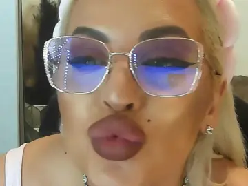 Lovelyblondyx  live sex cam