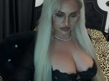 Lovelyblondyx  live sex cam