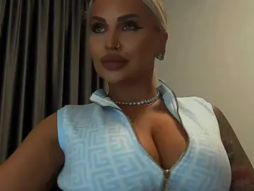 Lovelyblondyx  live sex cam