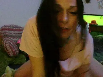 Bambi-40  live sex cam
