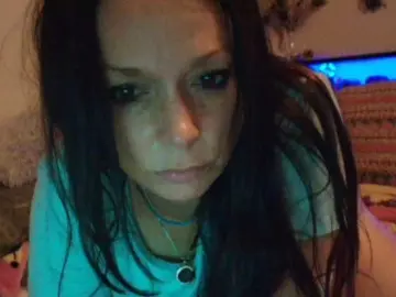Bambi-40  live sex cam