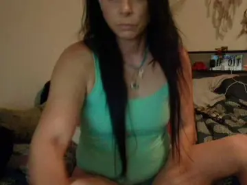 Bambi-40  live sex cam