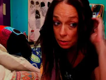 Bambi-40  live sex cam