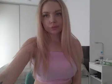 Blondie8853  live sex cam