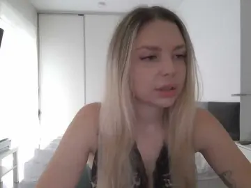 Blondie8853  live sex cam