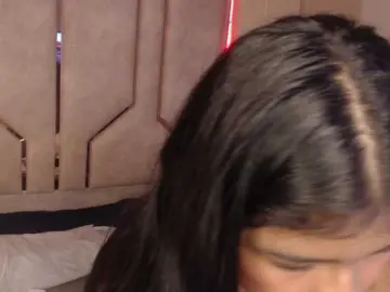 ChantalPetit  live sex cam