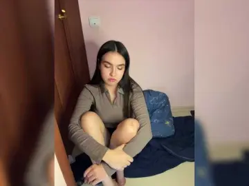 Lolla3202  live sex cam