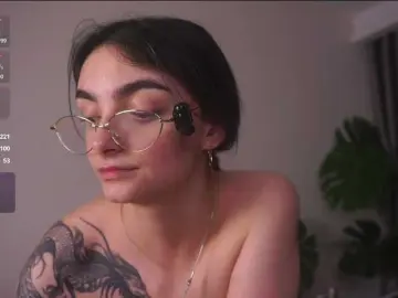 Morena-Dolcce  live sex cam