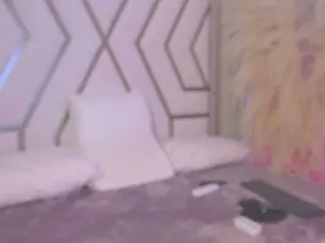 SarahGrey  live sex cam