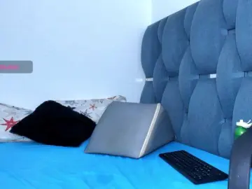 Cyndicranforsquirt  live sex cam
