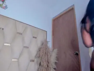 Malaika  live sex cam