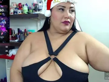 Kamila4  live sex cam