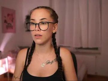 Magenrain  live sex cam